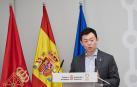 El director de Inversiones de Hithium, Hao Wang, durante la rueda de prensa en el Palacio de Navarra