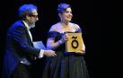Sabina Puértolas, al recoger el galardón a la mejor cantante femenina el pasado viernes en el Liceo de Barcelona.