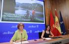 La consejera Rebeca Esnaola (izquierda) y la directora de turismo Ana Rivas (derecha) en la presentación de Cuenta Satélite