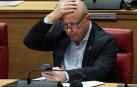 El consejero de Educación, Carlos Gimeno, durante un pleno del Parlamento de Navarra
