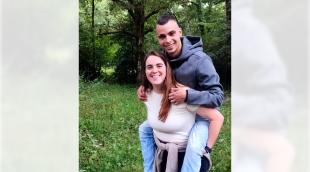 Eva e Iker, fotografiados en el bosque de Orgi por su madre, Susana Rodríguez Lezaun