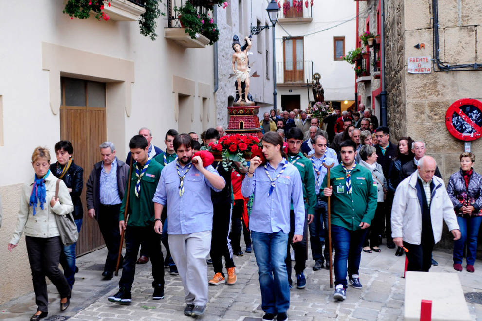 Procesión De Tafalla - Más De 400 Personas Acompañan En Procesión Al ...