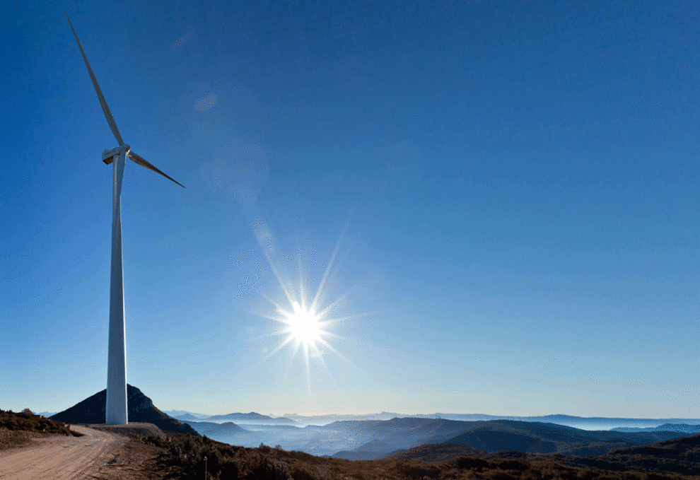 El prototipo de un aerogenerador de Gamesa en la sierra de Alaiz