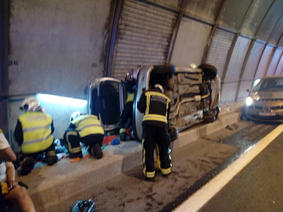 Tres Heridos En Una Colisión Dentro De Un Túnel De La A 15