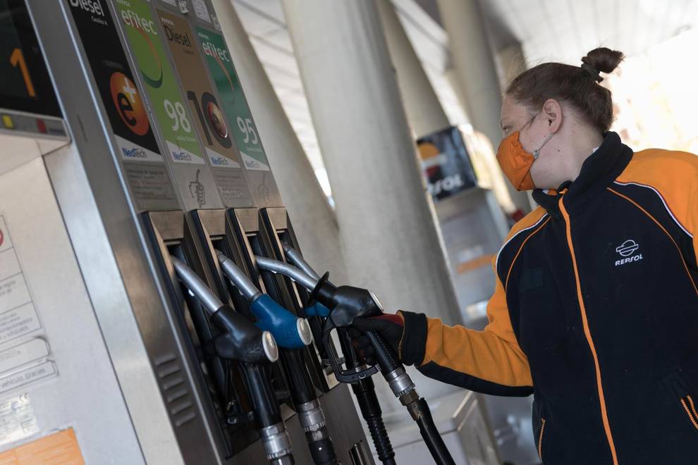 El Precio De Los Carburantes Toca Nuevos Máximos Un 23 Más Caro Que