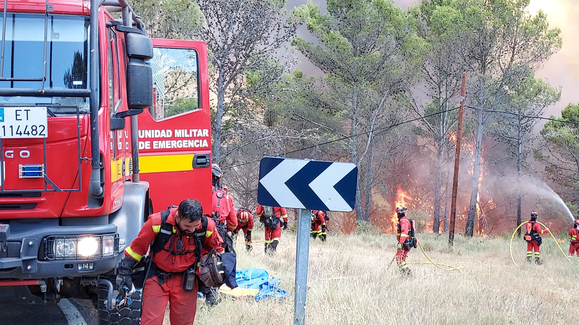 120 Efectivos De La Ume Trabajan En La Extinción Del Fuego Entre Artazu Y Guirguillano 3974