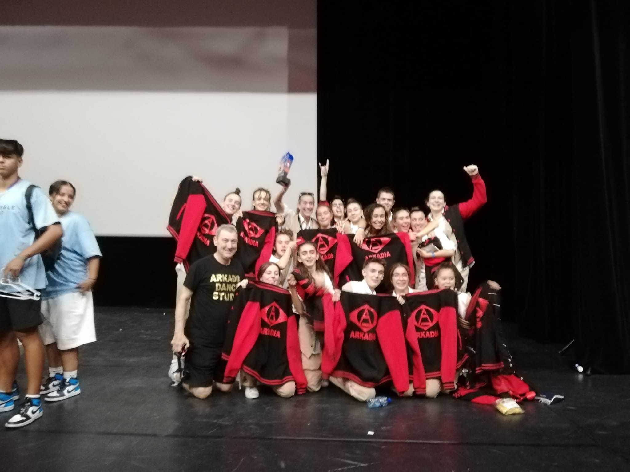 academia-arkadia-de-bara-in-gana-el-campeonato-europeo-dancing-star