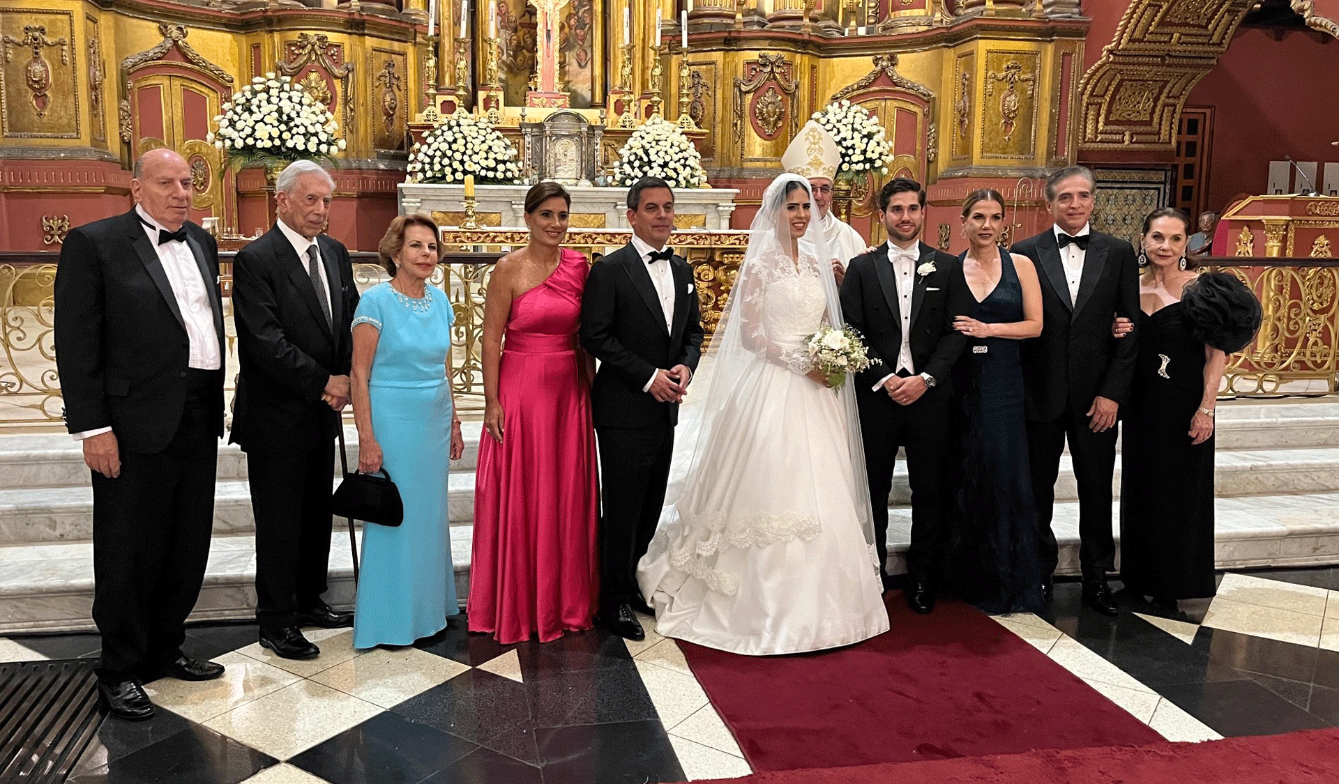 Foto de familia tras el enlace